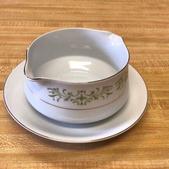 FINE CHINA OF JAPAN ALLEGRO 4N Gravy Boat with Attached 7 inch Underplate - Picture 1 of 3